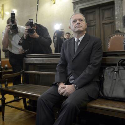 Der erste Prozess-Tag: Der ehemalige Minister weist jede Schuld von sich