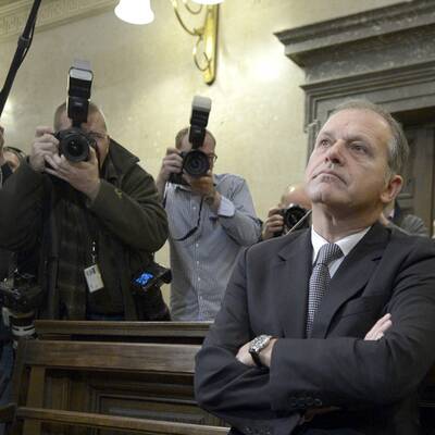 Der erste Prozess-Tag: Der ehemalige Minister weist jede Schuld von sich