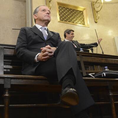 Der erste Prozess-Tag: Der ehemalige Minister weist jede Schuld von sich