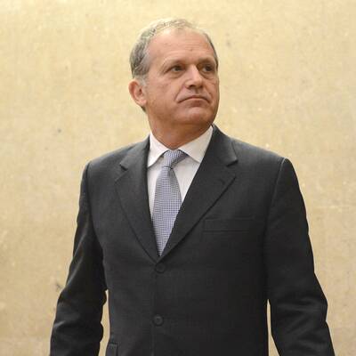 Der erste Prozess-Tag: Der ehemalige Minister weist jede Schuld von sich