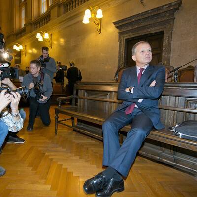 Der erste Prozess-Tag: Der ehemalige Minister weist jede Schuld von sich