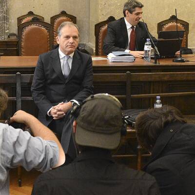 Der erste Prozess-Tag: Der ehemalige Minister weist jede Schuld von sich