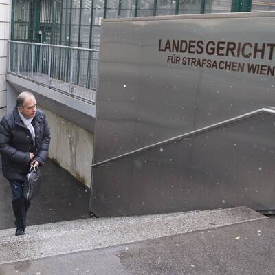 Dem ehemaligen Innenminister drohen 10 Jahre Haft