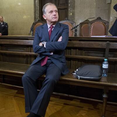 Der erste Prozess-Tag: Der ehemalige Minister weist jede Schuld von sich