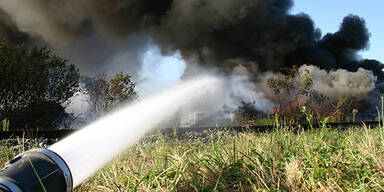 Großbrand in Strasshof: Vier Verletzte 