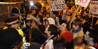 Lautstarke Proteste gegen Strauss-Kahn