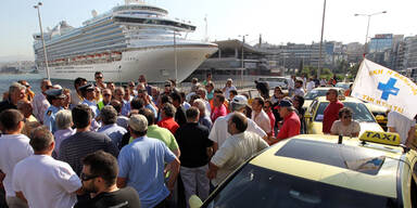 Griechische Taxler legten Verkehr lahm