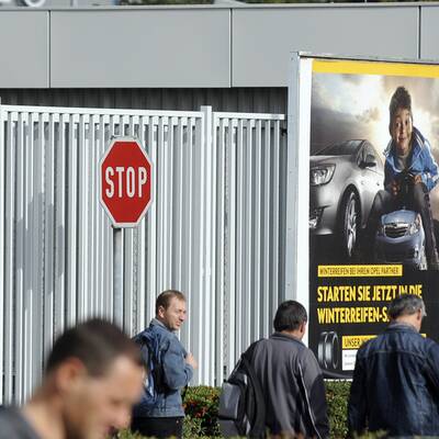 Metaller legen Arbeit nieder