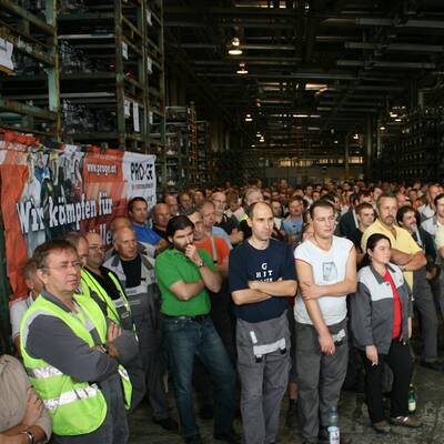 Metaller legen Arbeit nieder