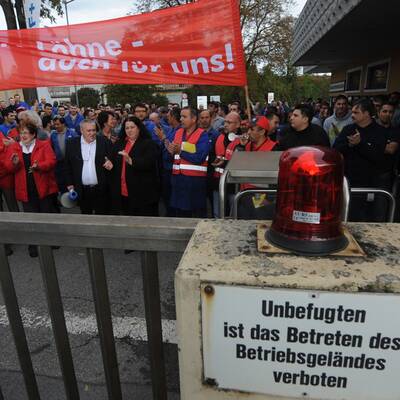 Metaller legen Arbeit nieder