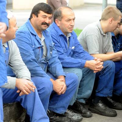 Metaller legen Arbeit nieder