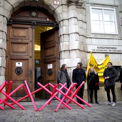 Studenten-Protest vor Ministerium