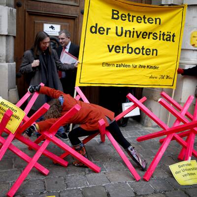 Studenten-Protest vor Ministerium