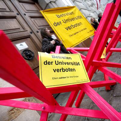Studenten-Protest vor Ministerium