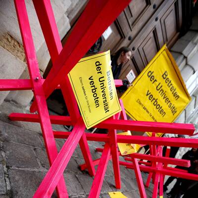 Studenten-Protest vor Ministerium