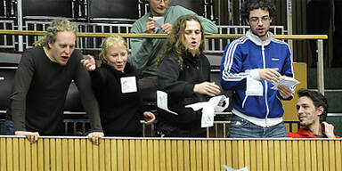 Studenten stören Budget-Debatte