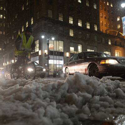 Schneesturm fegt über New York