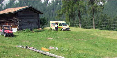 Tiroler schlitterte bei Holzarbeiten 25 Meter in Tiefe