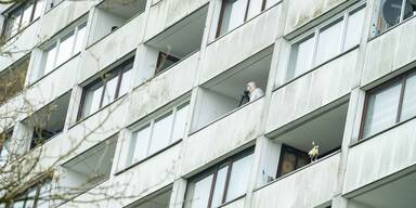 Fünf Festnahmen nach tödlichem Sturz aus Hochhaus