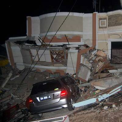 Schweres Beben in Sumatra