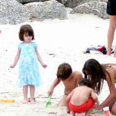 Süße Suri: Neue Freunde am Strand