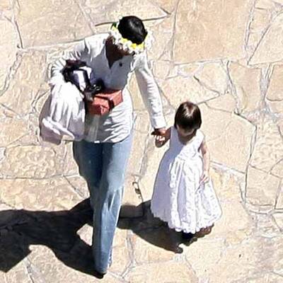 Suris Geburtstag: TomKat küssen gegen Gerüchte