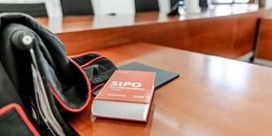 Staatsanwalt suspendiert