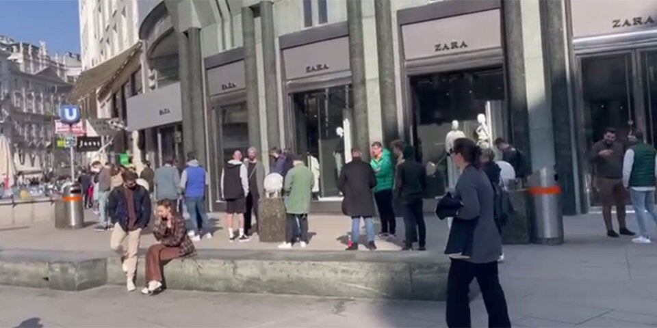 Mega-Ansturm auf Wiener Swatch Store