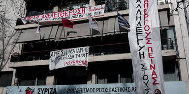 Anarchisten st&uuml;rmen Zentrale von Syriza