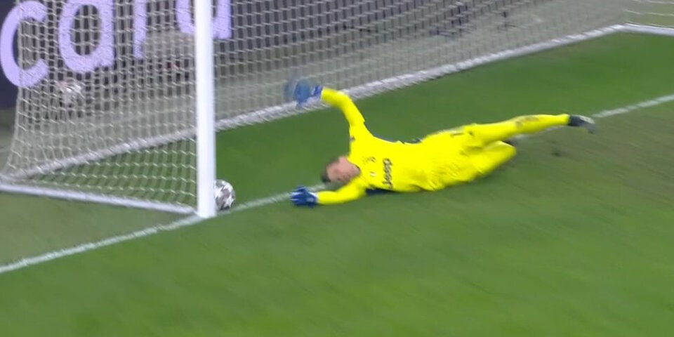 Hier patzt Juve-Goalie Ronaldo K.O.