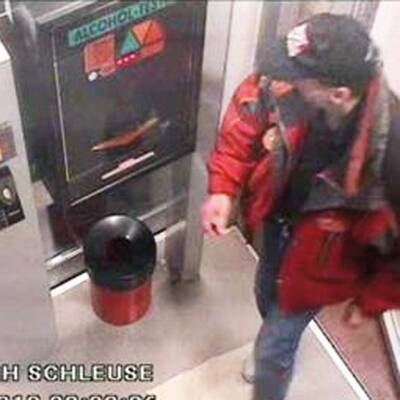 Er kann ungehindert ins Bordell.