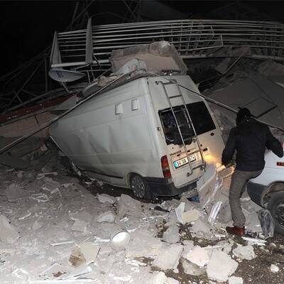 Schweres Erdbeben erschüttert Türkei