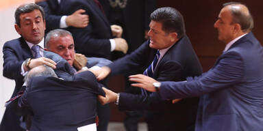 Blutige Schlägerei im Parlament
