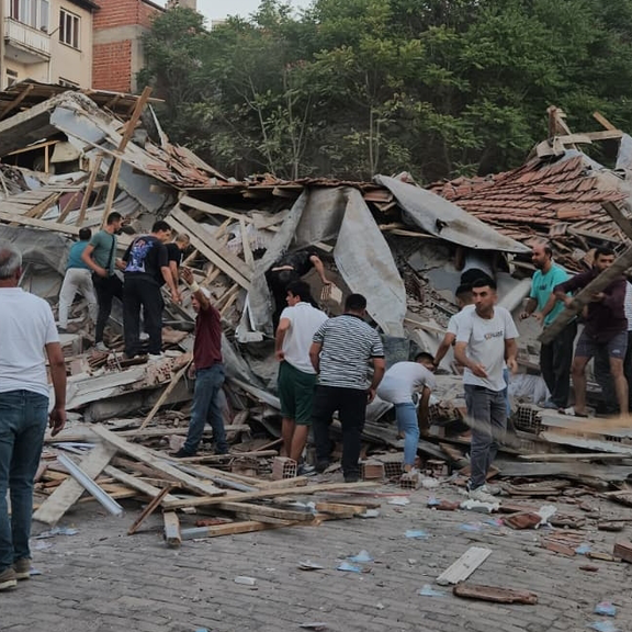 Ein Toter bei starkem Erdbeben im Westen der Türkei