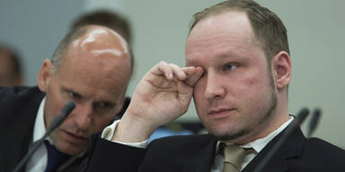 Breivik: Er lacht. Er weint. Er höhnt.