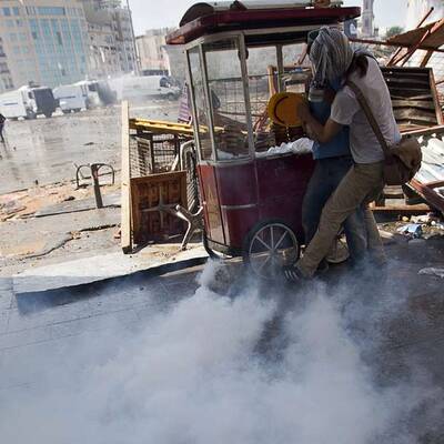 Straßenschlacht in Istanbul