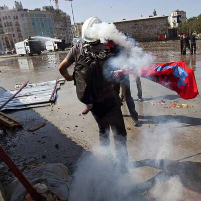 Straßenschlacht in Istanbul