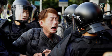Blutige Proteste gegen Abkommen mit China