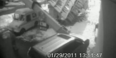Tankstelle bricht unter Schnee-Last zusammen