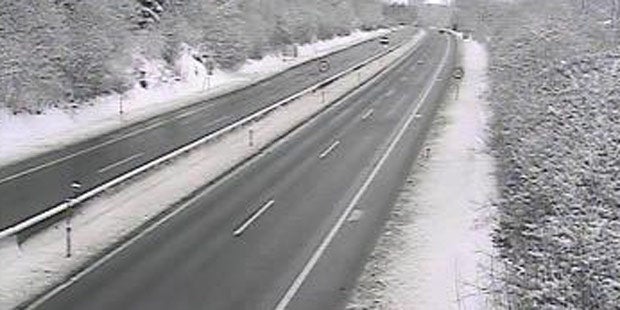 Wintereinbruch: Schnee-Chaos in Österreich