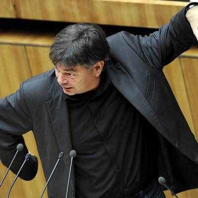 Hochs und Tiefs im Parlamentsstadion