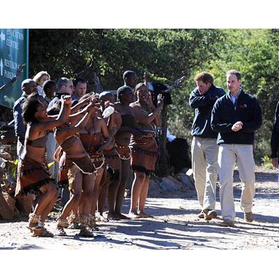 Vuvuzela & Raubtiere: William & Harry in Afrika