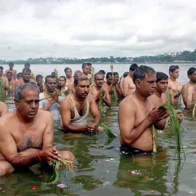 Hindus erinnern sich an ihre Vorfahren