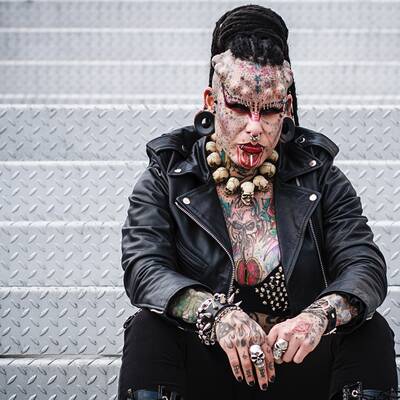 Wilde Gestalten bei Tatoo-Messe