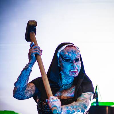 Wilde Gestalten bei Tatoo-Messe