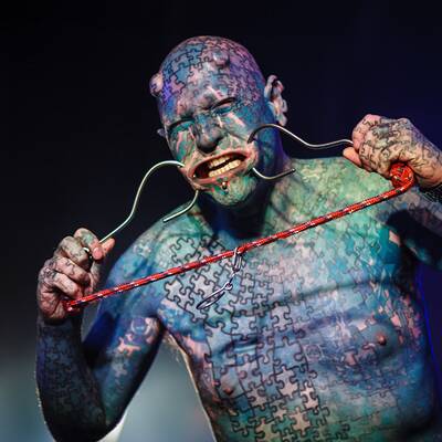 Wilde Gestalten bei Tatoo-Messe