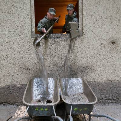 Aufräumen nach dem Hochwasser