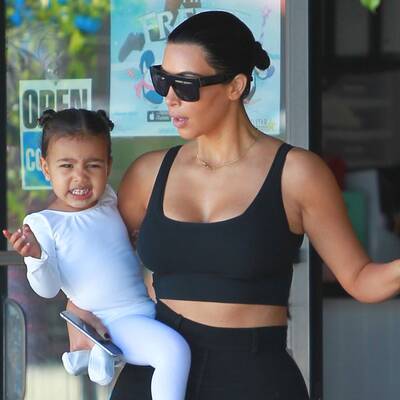 Kim Kardashian & Nori verlassen Tanzstudio