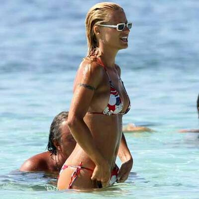 Süße Badenixe: Michelle Hunziker auf Formentera