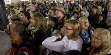 Tausende Touristen sitzen in Bangkok fest